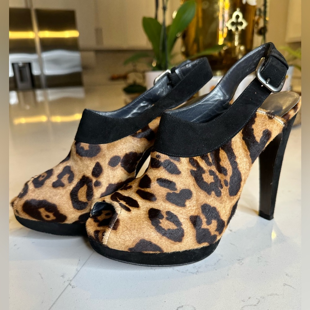 Stuart Weitzman black/animal print open toe heels booties size 7